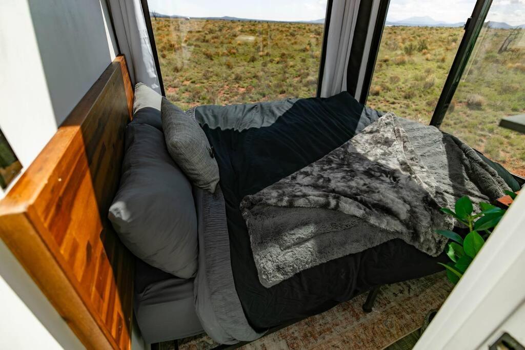 Grand Canyon Stargazing Off-Grid Tiny Home Val Extérieur photo